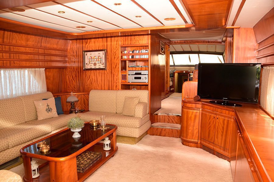 Alanya Yacht Rental 26m Ferretti 80